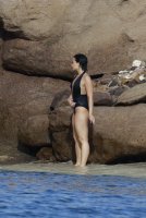 demi lovato al mare 04.jpg