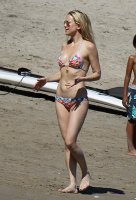 kate hudson in bikini 18.jpg