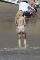 kate hudson in bikini 32.jpg