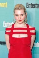 abigail breslin al gala 04.jpg