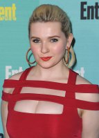 abigail breslin al gala 07.jpg