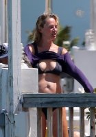 uma thurman in bikini 03.jpg