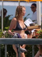 uma thurman in bikini 05.jpg