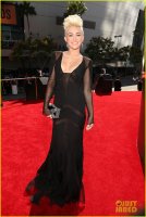miley-cyrus-to-return-to-vmas-for-midnight-sky-performance-01.jpg