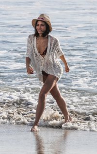 jenna dewan in beach 07.jpg