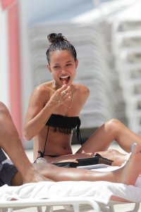 karrueche tran in bikini nero 08.jpg
