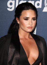 demi lovato al gala 12.jpg