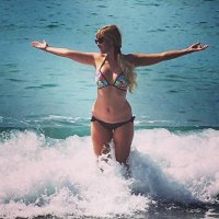 elena ballerini in bikini 02.jpg