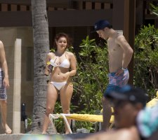 ariel winter in bikini 12.jpg