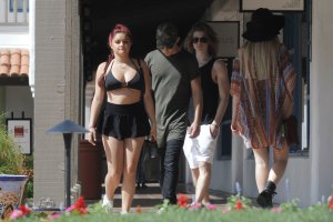 ariel winter in shorts 05.jpg