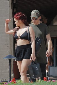 ariel winter in shorts 14.jpg