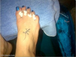 Elisabetta-Canalis-Feet-587101.jpg