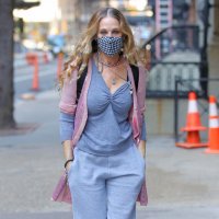 sarah-jessica-parker-at-her-sjp-collection-shoe-store-in-new-york-03-12-2021-3.jpg