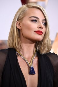 Margot-Robbie-2015-Oscars.jpg