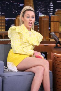 miley cyrus al tonight show 03.jpg