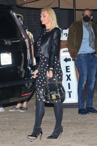 Paris-Hilton---Looks-chic-with-her-fiancé-Salomon-out-to-dinner-at-Nobu-in-Malibu-01.jpg