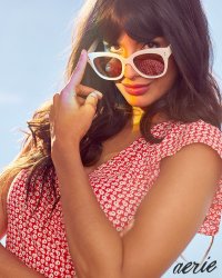 aeriereal-role-model-jameela-jamil-1-photo-credit-aerie-by-ali-mitton-1548885304.jpg