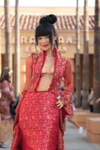 bai ling in street 21.jpg