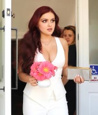 ariel winter in bianco 11.jpg