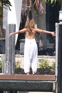 Jennifer-Lopez-Sexy-The-Fappening-Blog-8-4.jpg