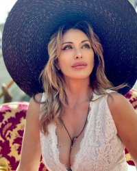 sabrinasalernofficial-27052021-0002.jpg