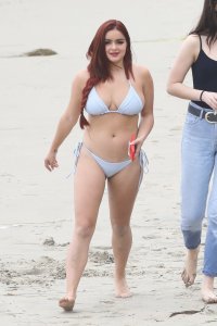 ariel winter in bikini 10.jpg