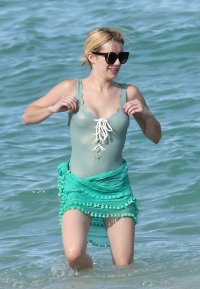emma roberts in beach 12.jpg