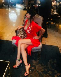 bai ling in hall 03.jpg