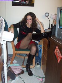 36411_tduid10012_Free_upskirt_pissing_bikini_pics2029_122_93lo.jpg