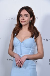 olivia cooke al gala 05.jpg