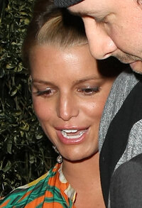 Jessica Simpson Upskirt05.jpg