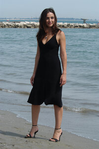 Ambra-Angiolini-Feet-439635.jpg