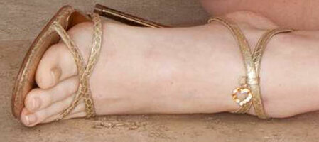 Elle-Alexandra-Feet-37898401.jpg