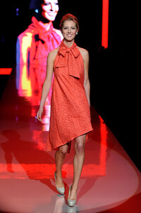 63603_MCFan_for_celeblounge10_02_201100_00_20_122_370lo.jpg