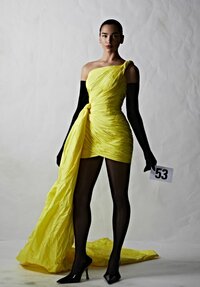 dua-lipa-balenciaga-couture-fall-2022-0_thumbnail.jpg