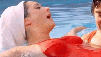 Edwige-Fenech-Giovannona-Long-Thigh-1973-4gif.gif