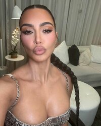 kimkardashian_1678733377975.jpg