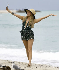 chanel west coast in beach (28).jpg