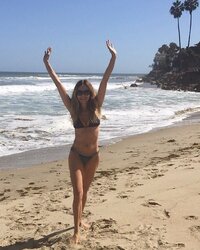 vanessa angel in bikini 02.jpg