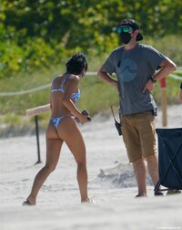 camila mendes in bikini (06).jpg
