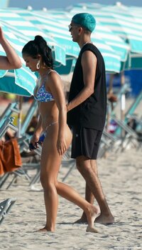 camila mendes in bikini (09).jpg