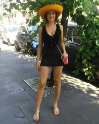 silvia farina con cappello 01.jpg