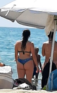 Amiche spiaggia 2.jpg