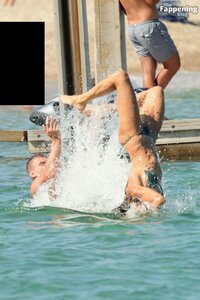 Elisabetta-Canalis-Sexy-The-Fappening-Blog-37.jpg