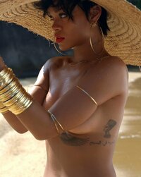 Rihanna_Vogue_Brazil_2014_Outtakes__11_.jpg