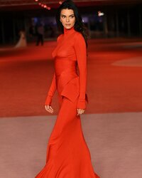 kendalljenner_1701712885_3250525740063418600_6380930.jpg